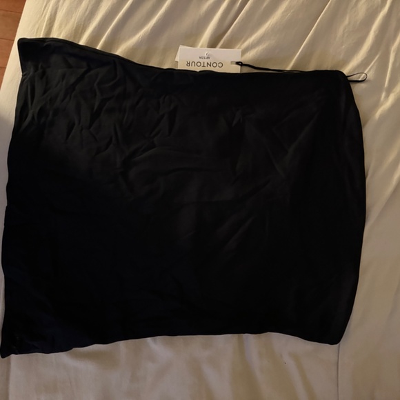 Aritzia contour tube top - Picture 2 of 4